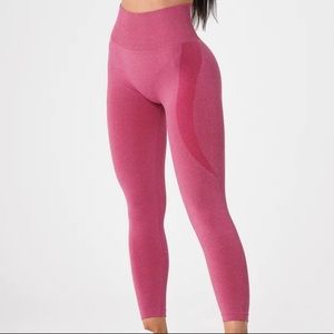 NVGTN Contour Seamless Legging. Size XL